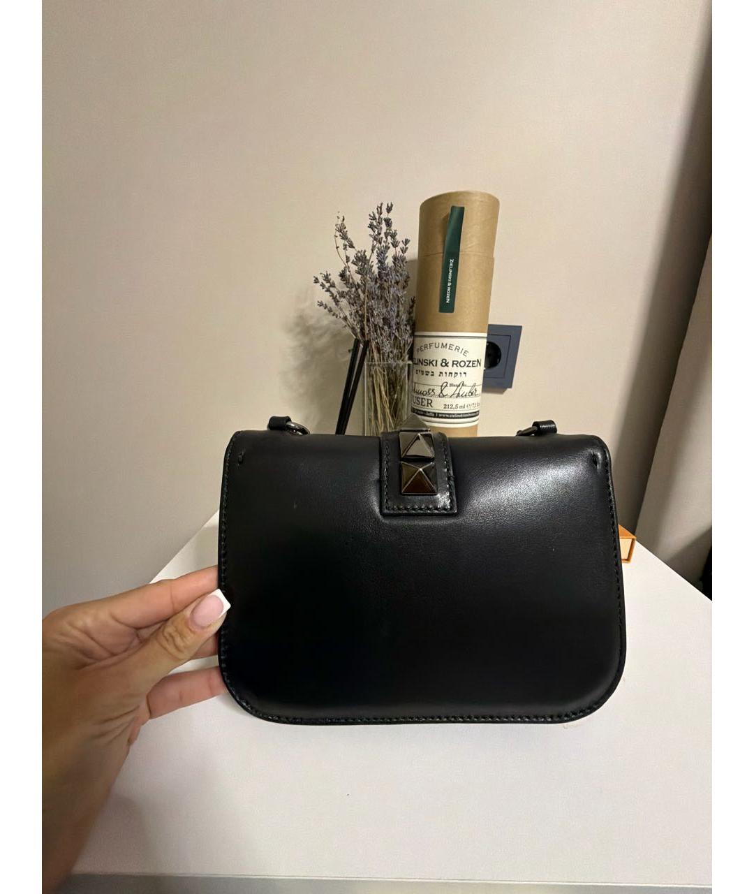 VALENTINO Черная кожаная сумка через плечо, фото 3