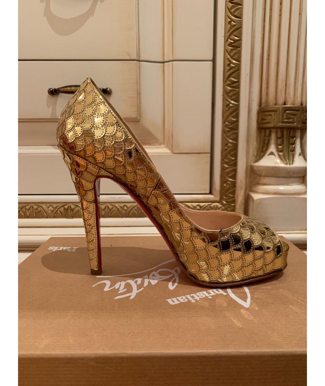 CHRISTIAN LOUBOUTIN Золотые туфли из экзотической кожи, фото 4