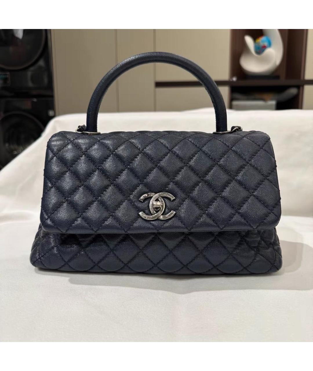 CHANEL Черная кожаная сумка с короткими ручками, фото 9