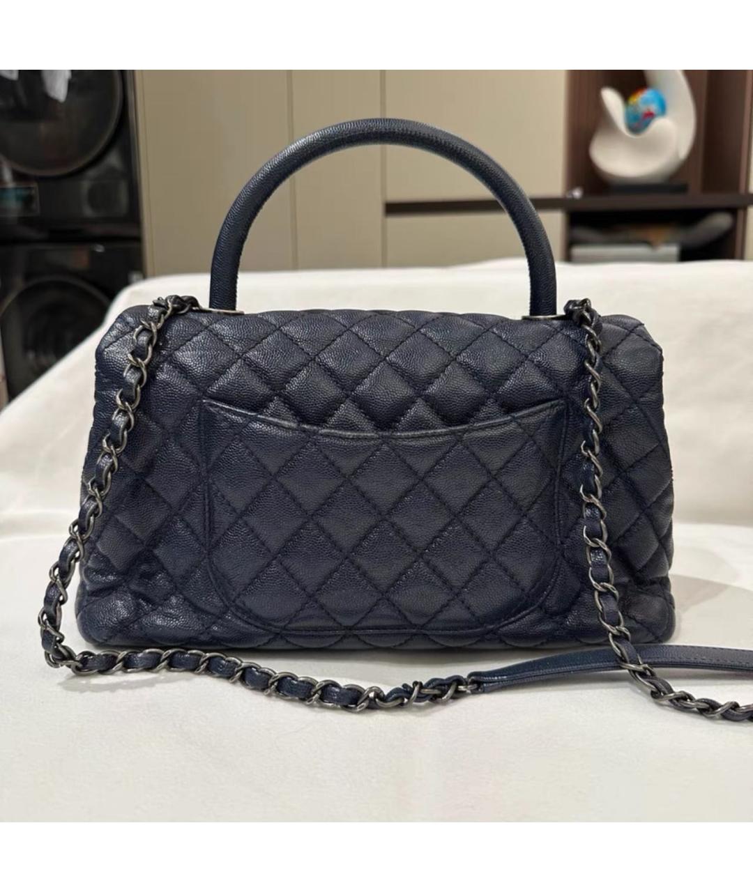 CHANEL Черная кожаная сумка с короткими ручками, фото 5