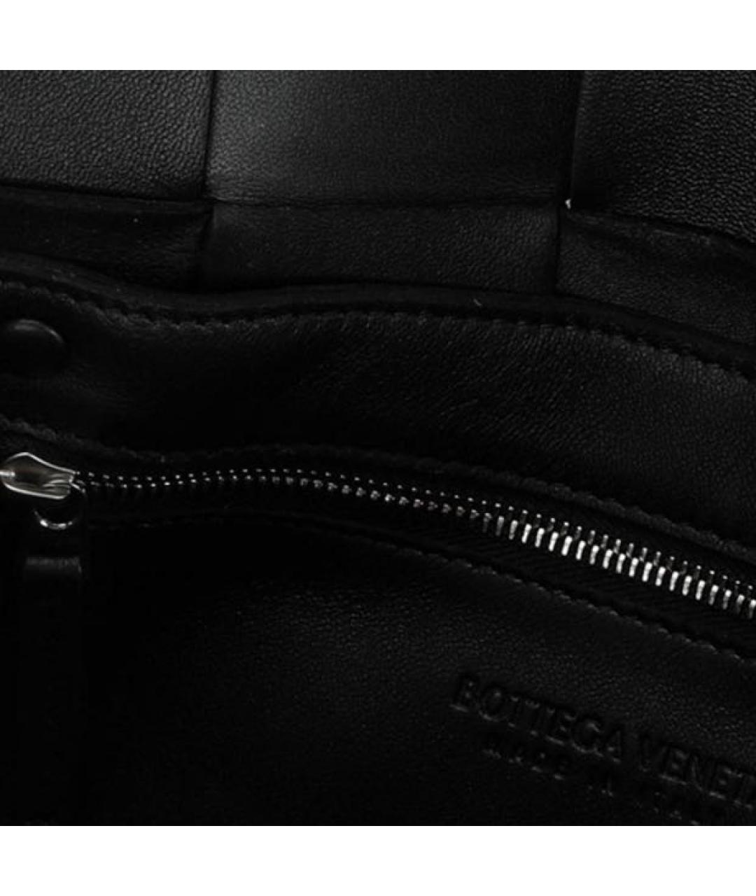 BOTTEGA VENETA Черная кожаная сумка на плечо, фото 4