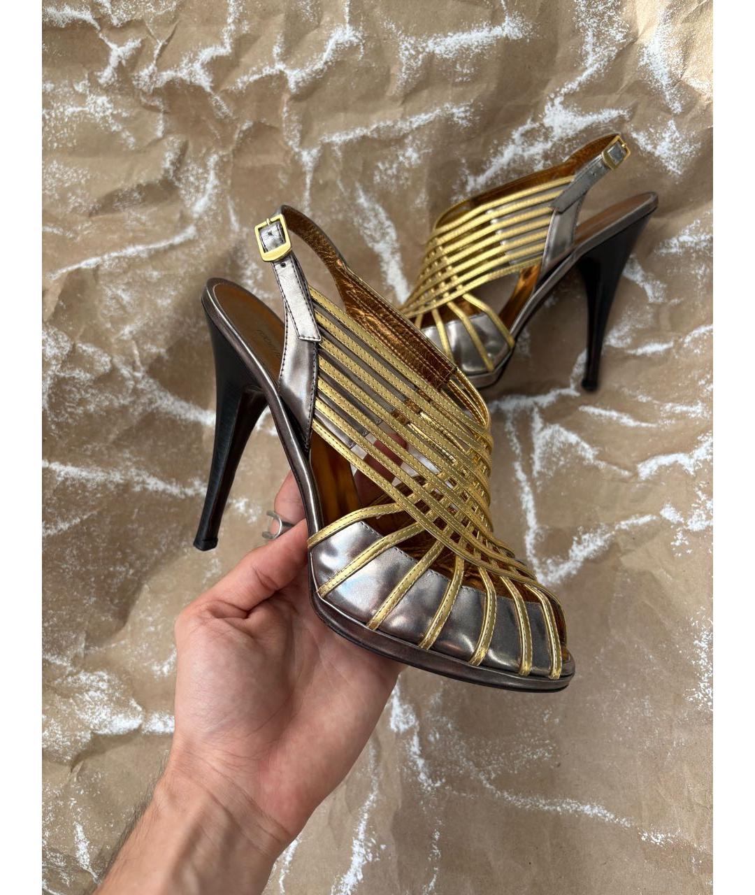 ROBERTO CAVALLI Золотые кожаные босоножки, фото 3