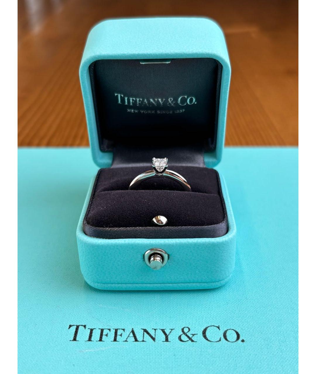 TIFFANY&CO Белое платиновое кольцо, фото 5