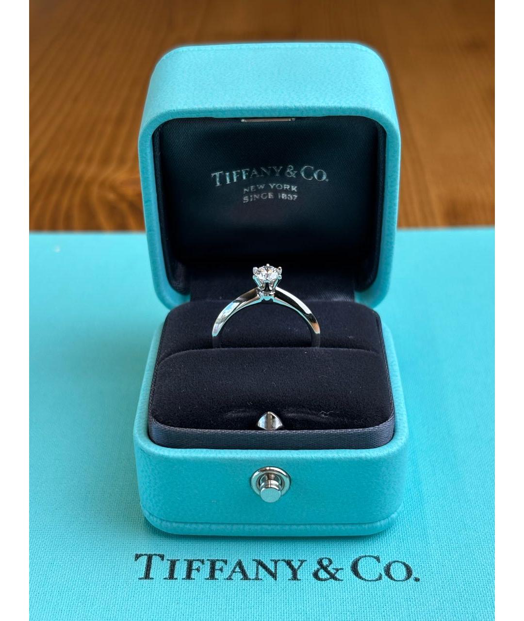 TIFFANY&CO Белое платиновое кольцо, фото 5