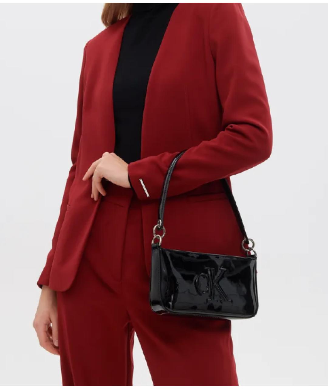 CALVIN KLEIN Черная сумка через плечо из лакированной кожи, фото 2