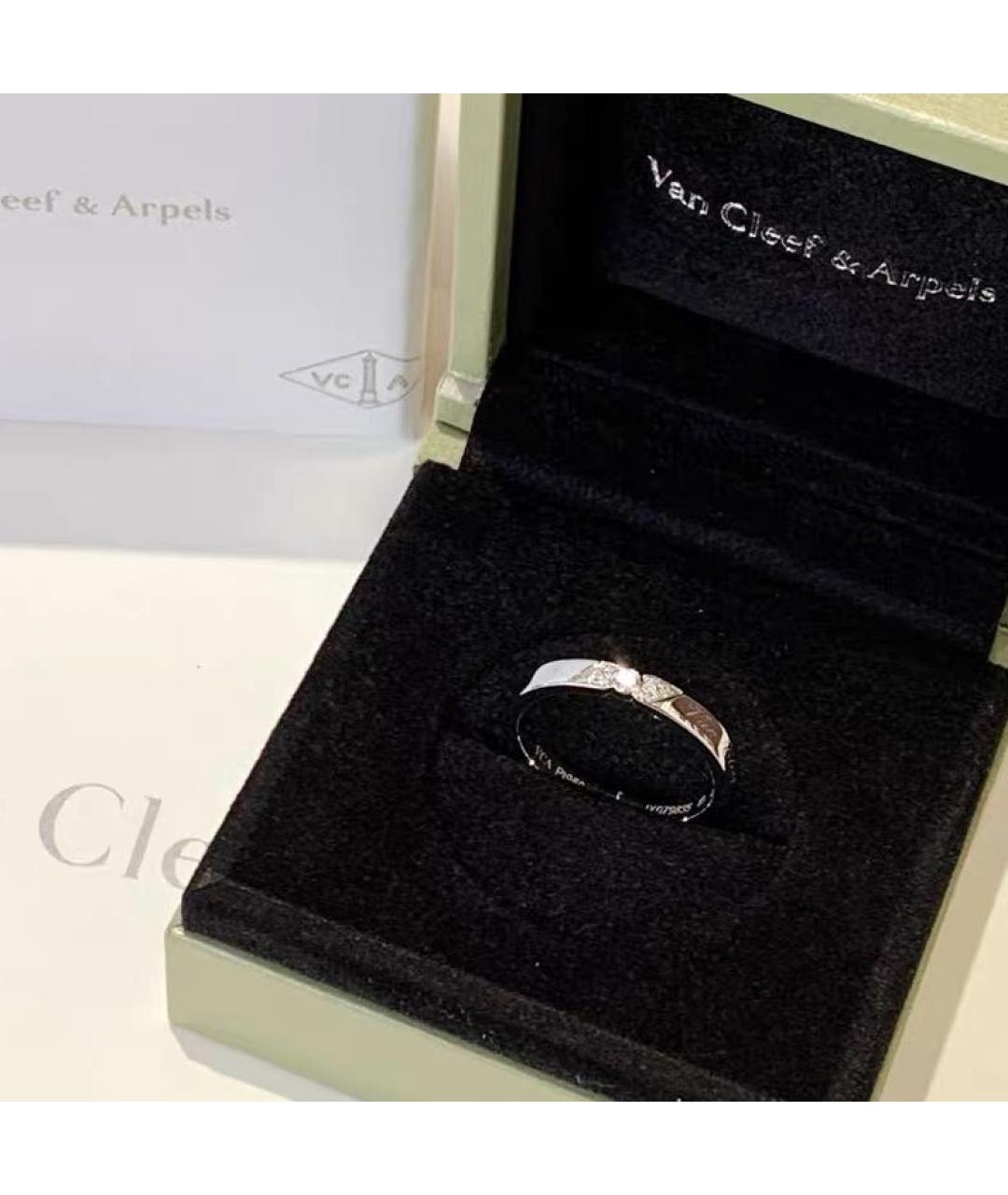 VAN CLEEF & ARPELS Белое платиновое кольцо, фото 2