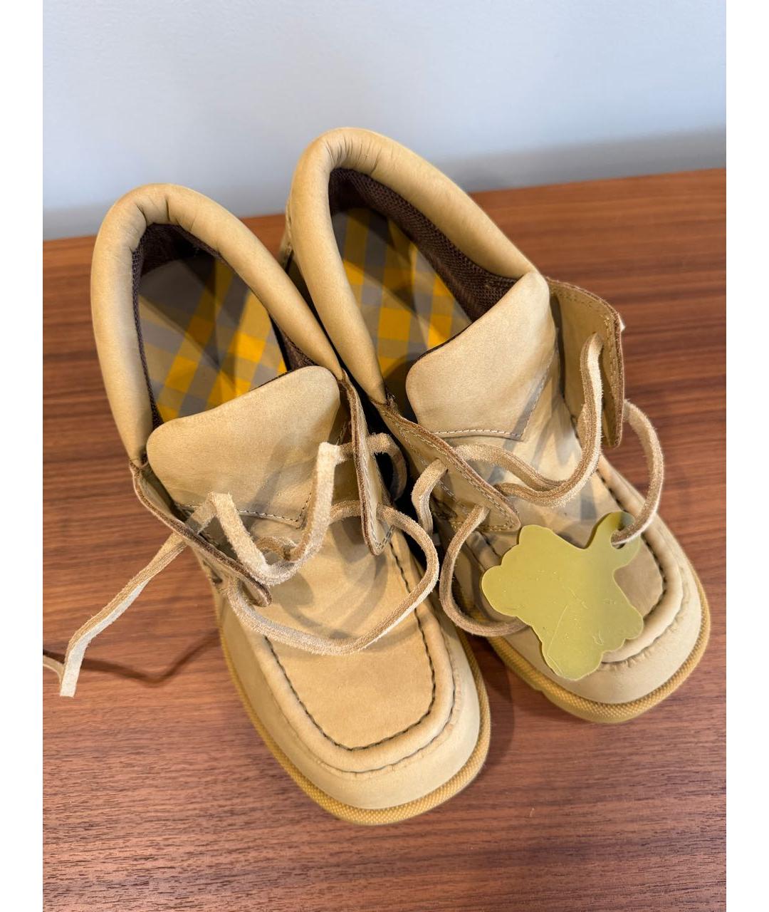 BURBERRY Горчичные нубуковые ботильоны, фото 3