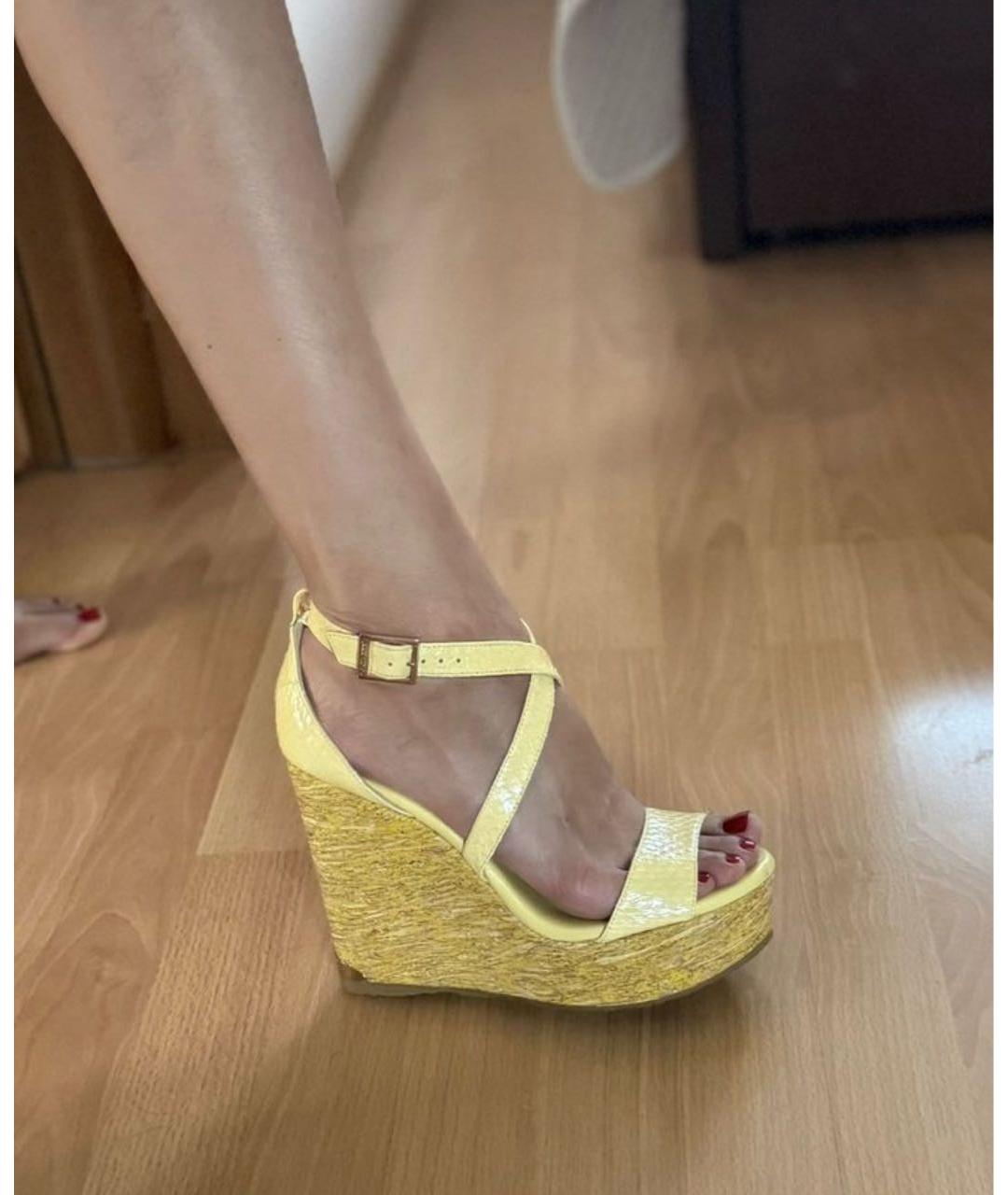JIMMY CHOO Горчичные кожаные босоножки, фото 2