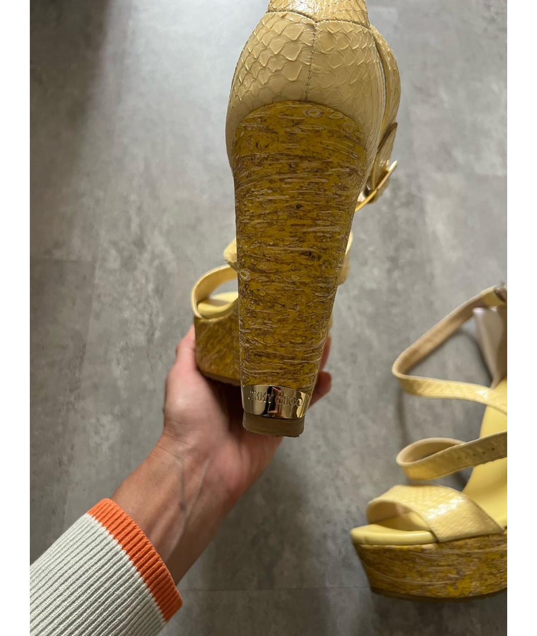 JIMMY CHOO Горчичные кожаные босоножки, фото 5
