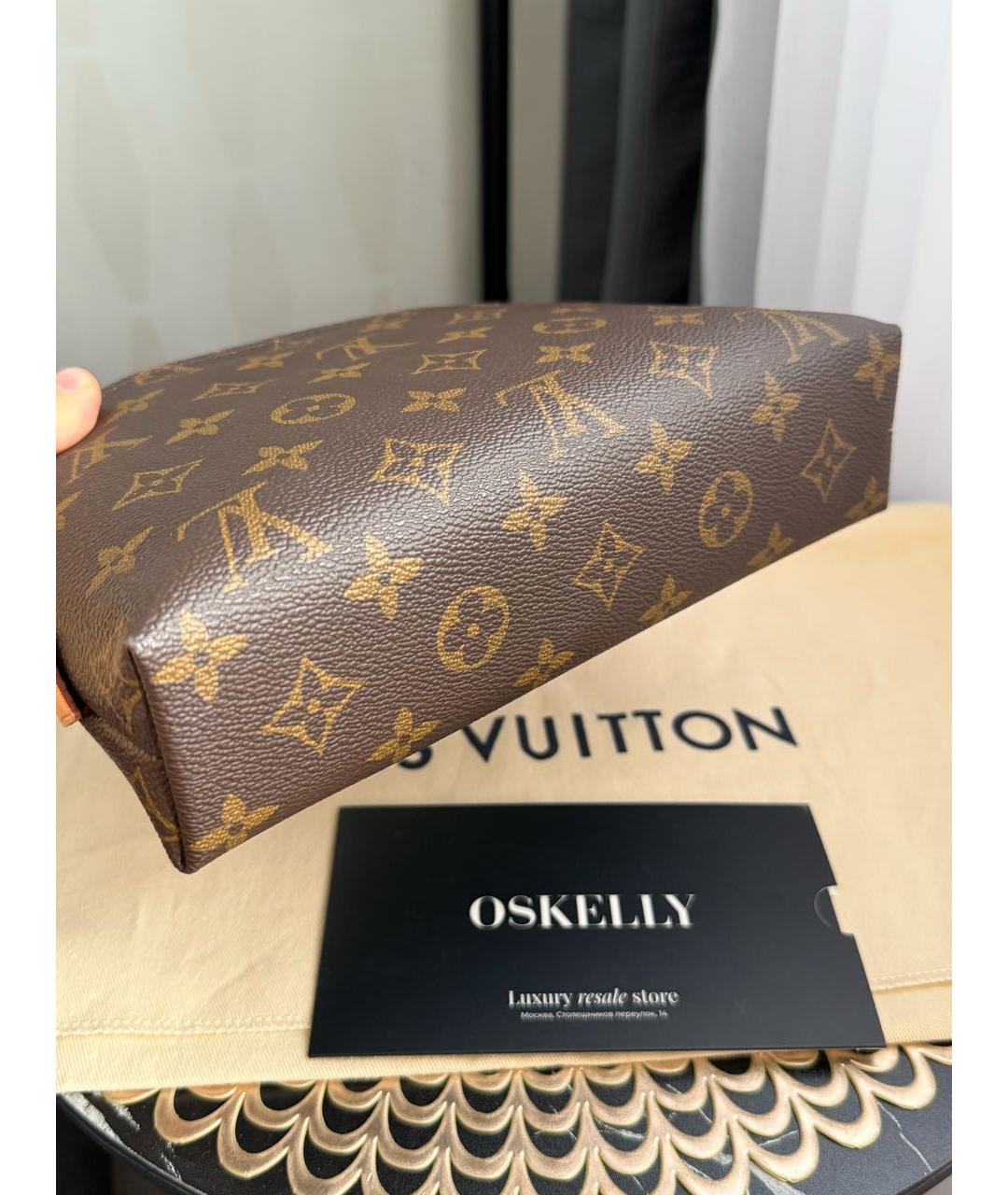 LOUIS VUITTON Коричневая кожаная косметичка, фото 3