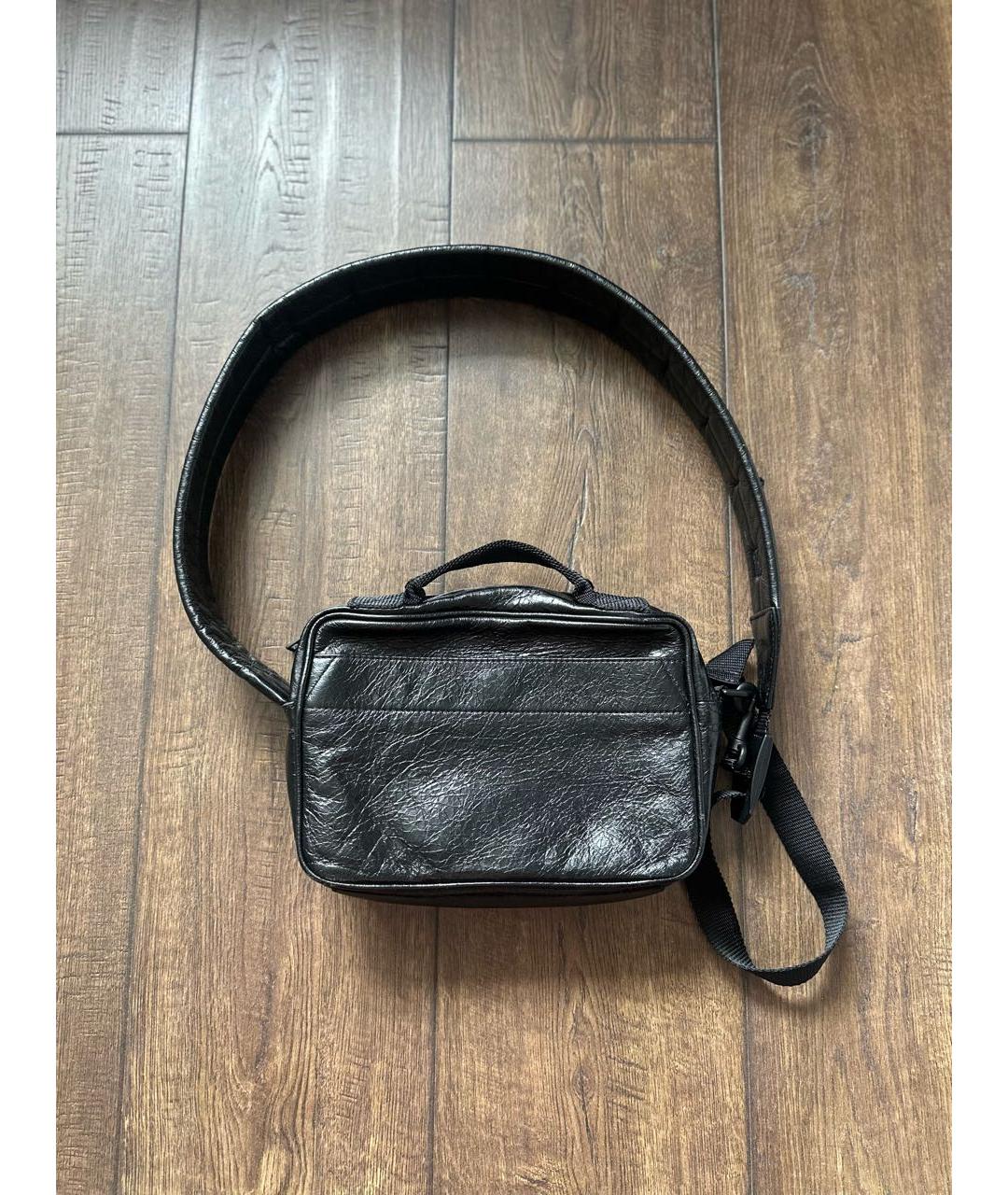 BALENCIAGA Черная кожаная сумка на плечо, фото 3