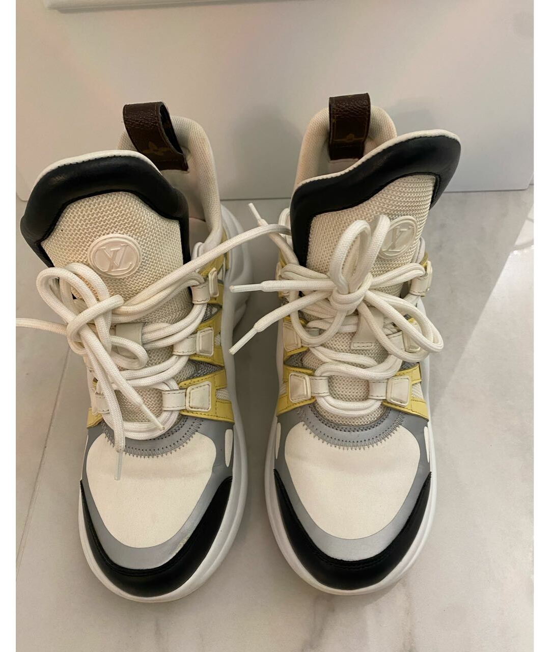 LOUIS VUITTON Белые кожаные кроссовки, фото 2