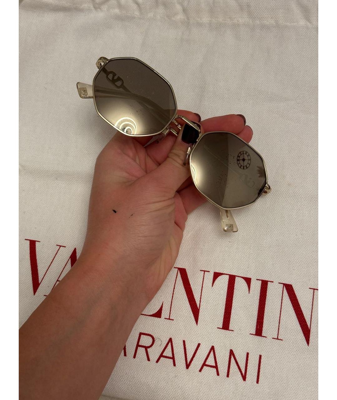 VALENTINO Золотые солнцезащитные очки, фото 9