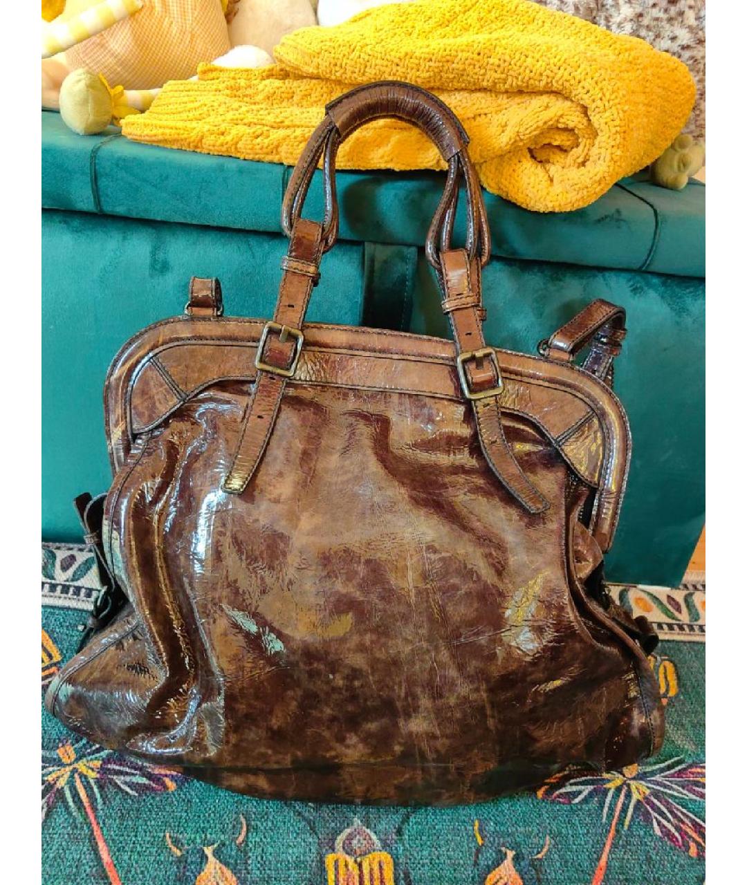 GIVENCHY Коричневая сумка тоут из лакированной кожи, фото 3