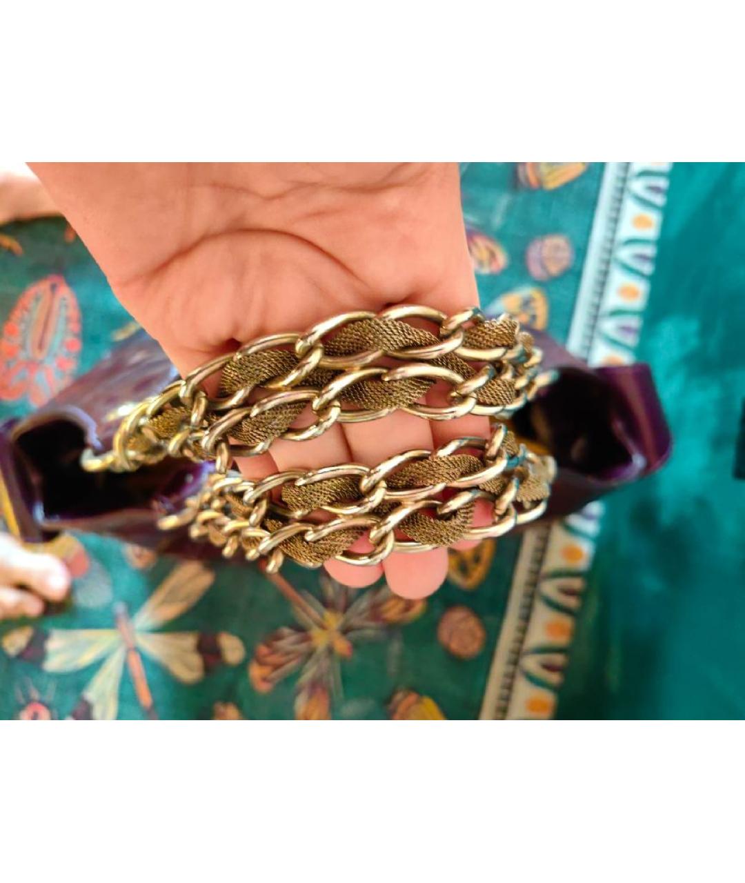 VERSACE Бордовая сумка с короткими ручками из лакированной кожи, фото 5