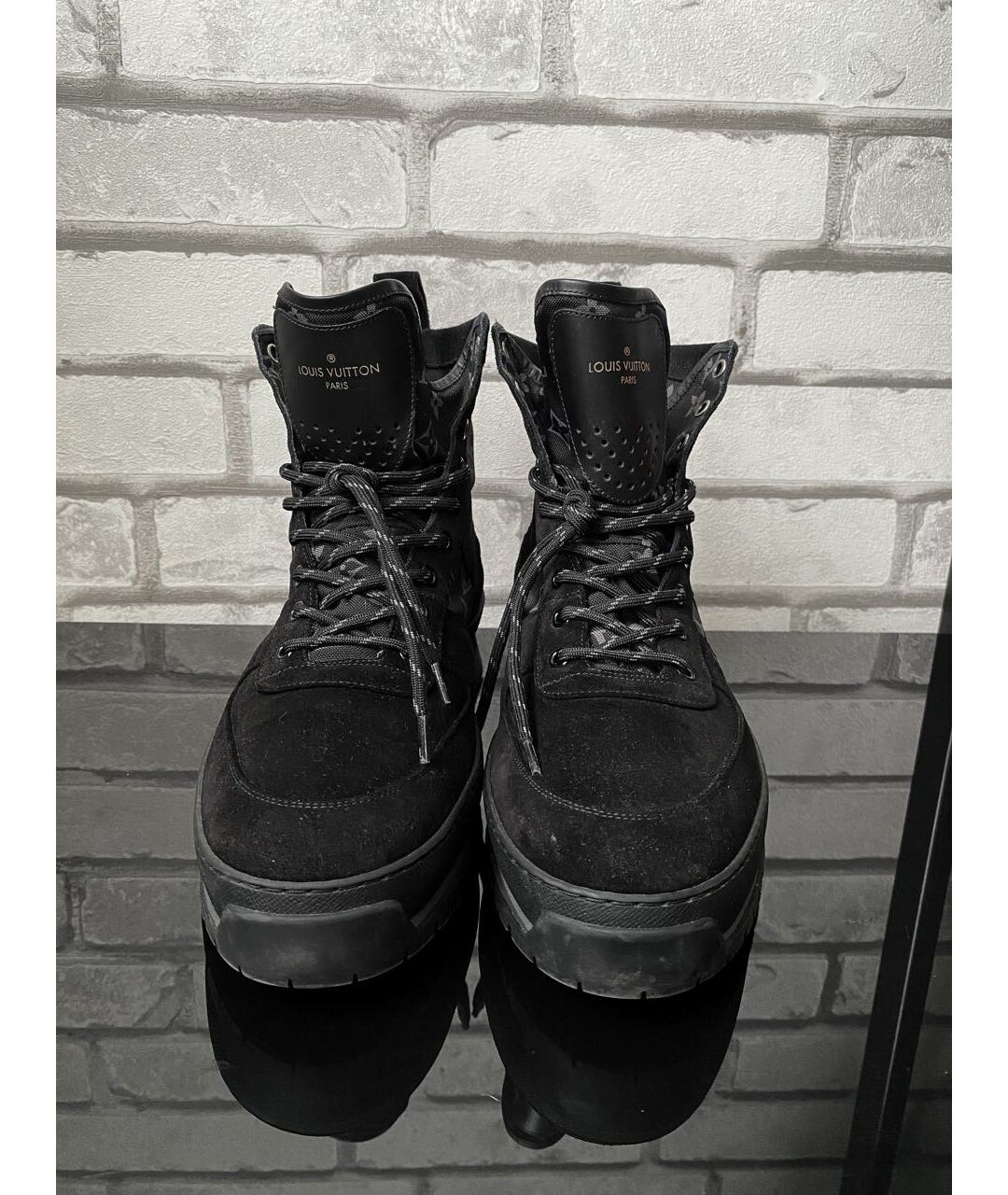 LOUIS VUITTON PRE-OWNED Черные замшевые высокие ботинки, фото 2