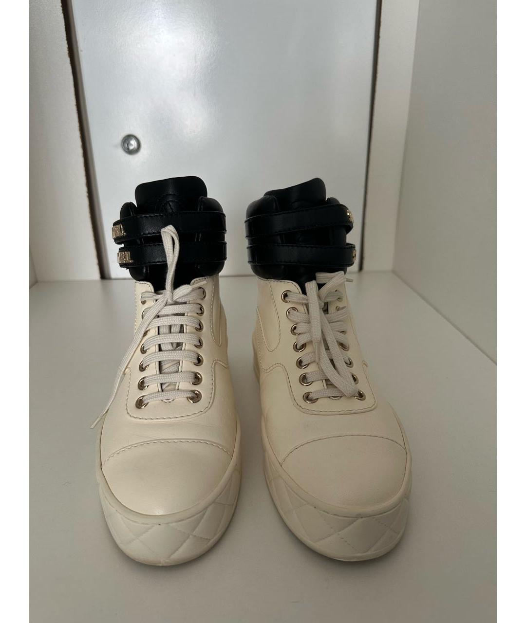 CHANEL Белые кожаные кеды, фото 2