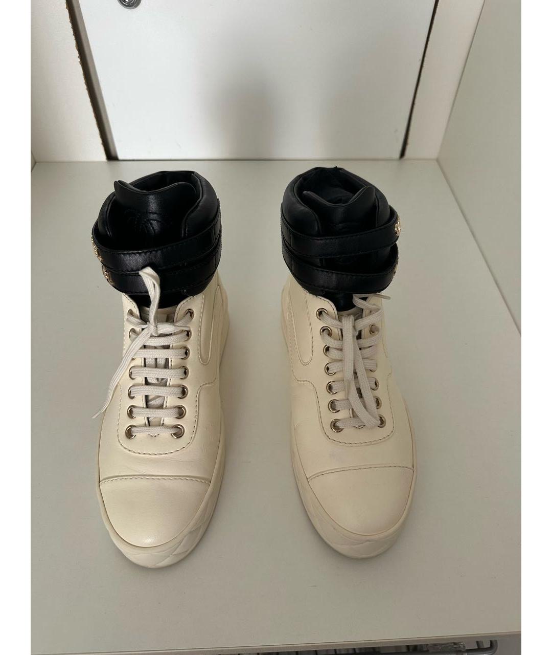 CHANEL Белые кожаные кеды, фото 3