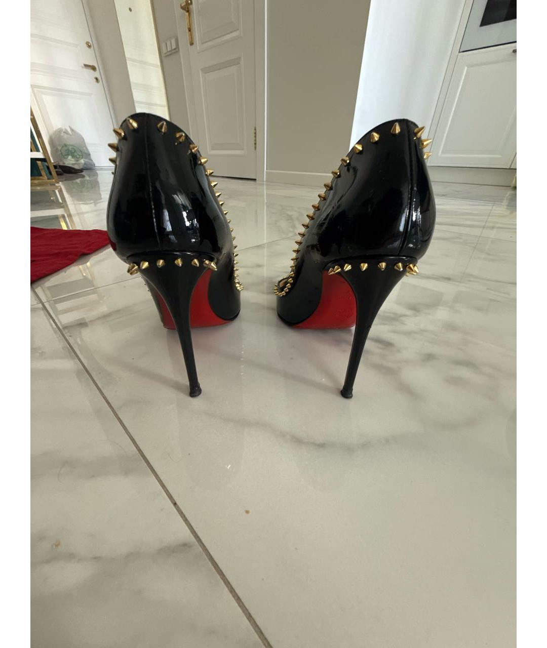 CHRISTIAN LOUBOUTIN Черные туфли из лакированной кожи, фото 4