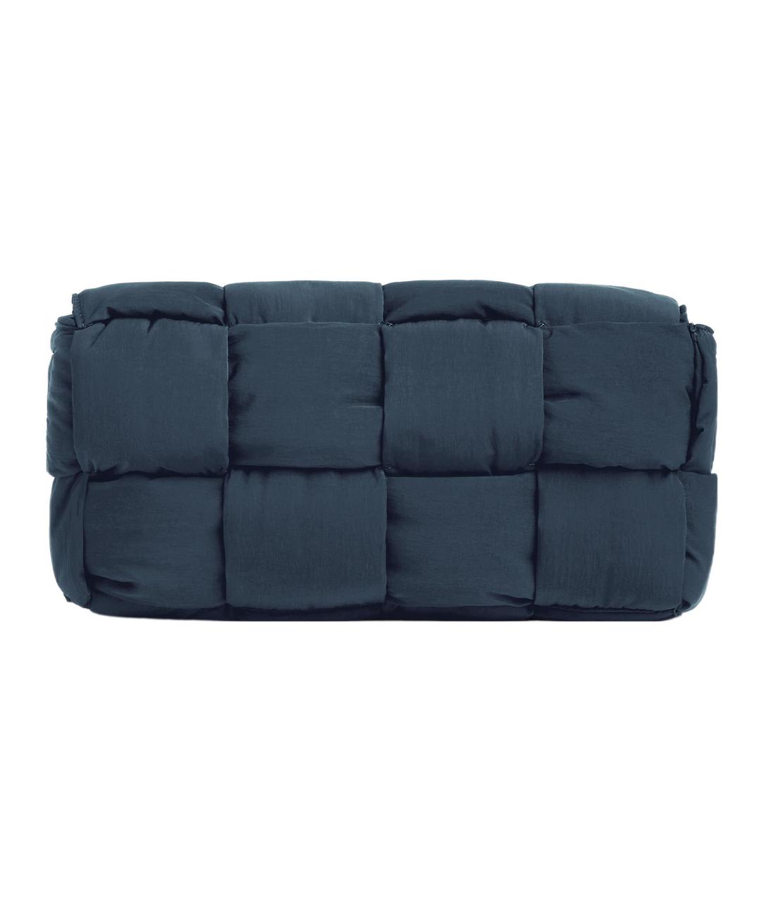 BOTTEGA VENETA Темно-синяя сумка на плечо, фото 2