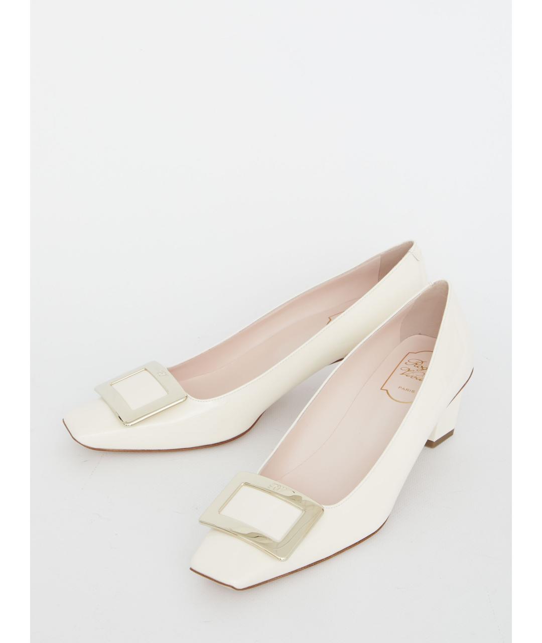 ROGER VIVIER Белые туфли из лакированной кожи, фото 5