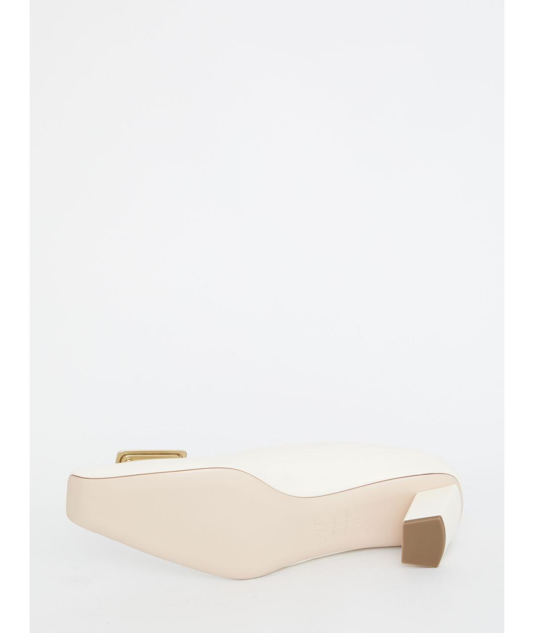 ROGER VIVIER Белые туфли из лакированной кожи, фото 4