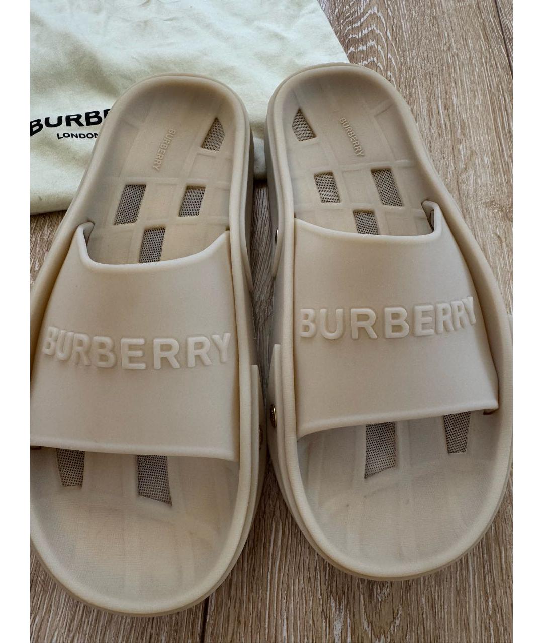 BURBERRY Бежевые резиновые шлепанцы, фото 6