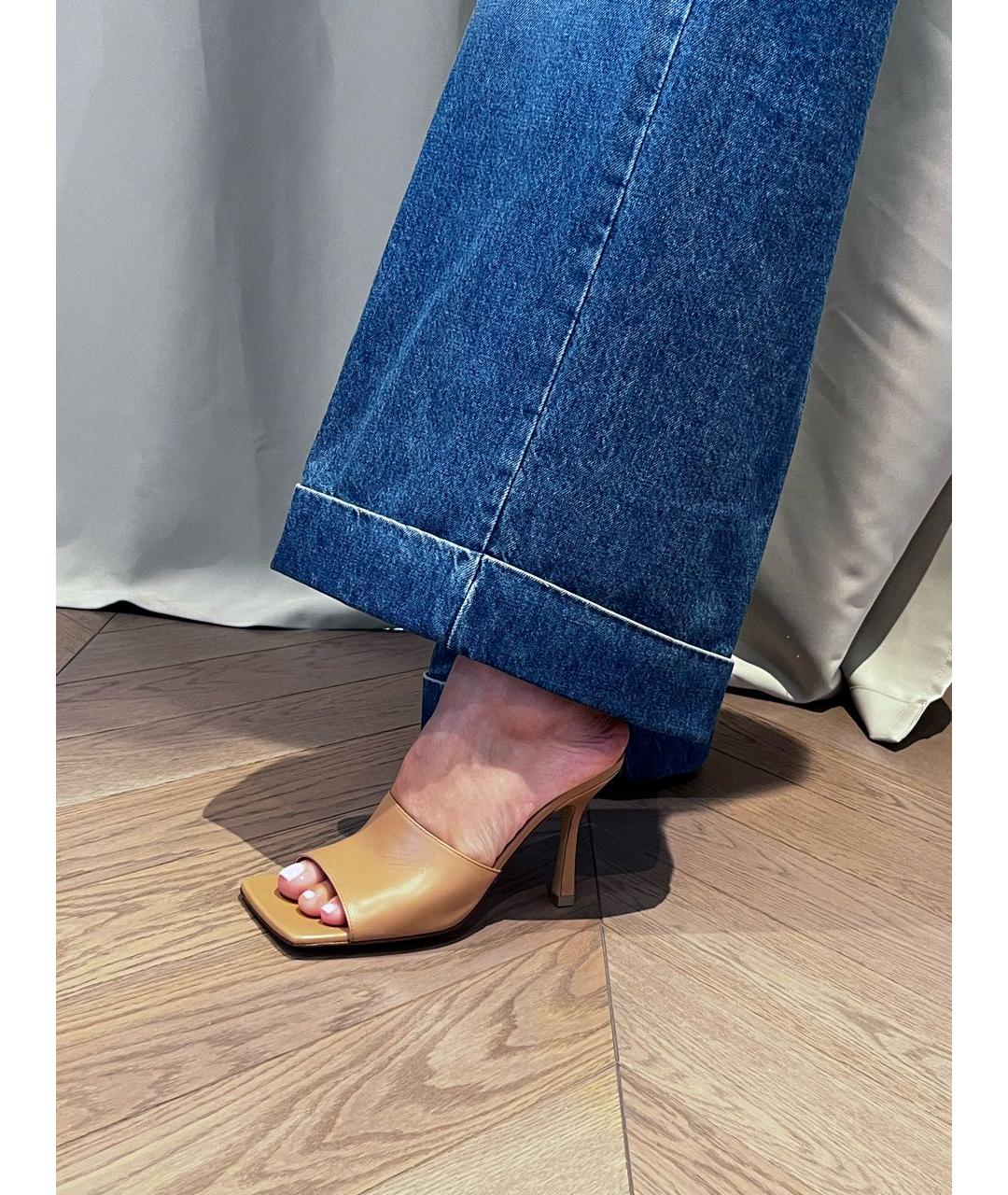 BOTTEGA VENETA Горчичные кожаные мюли, фото 7