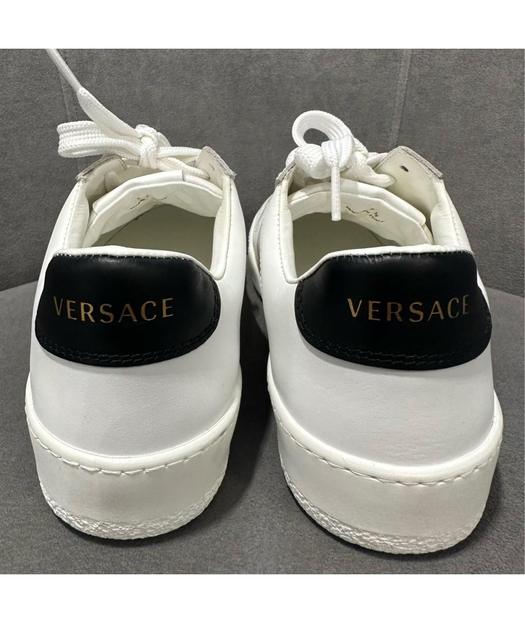 VERSACE Белые кожаные кроссовки, фото 3