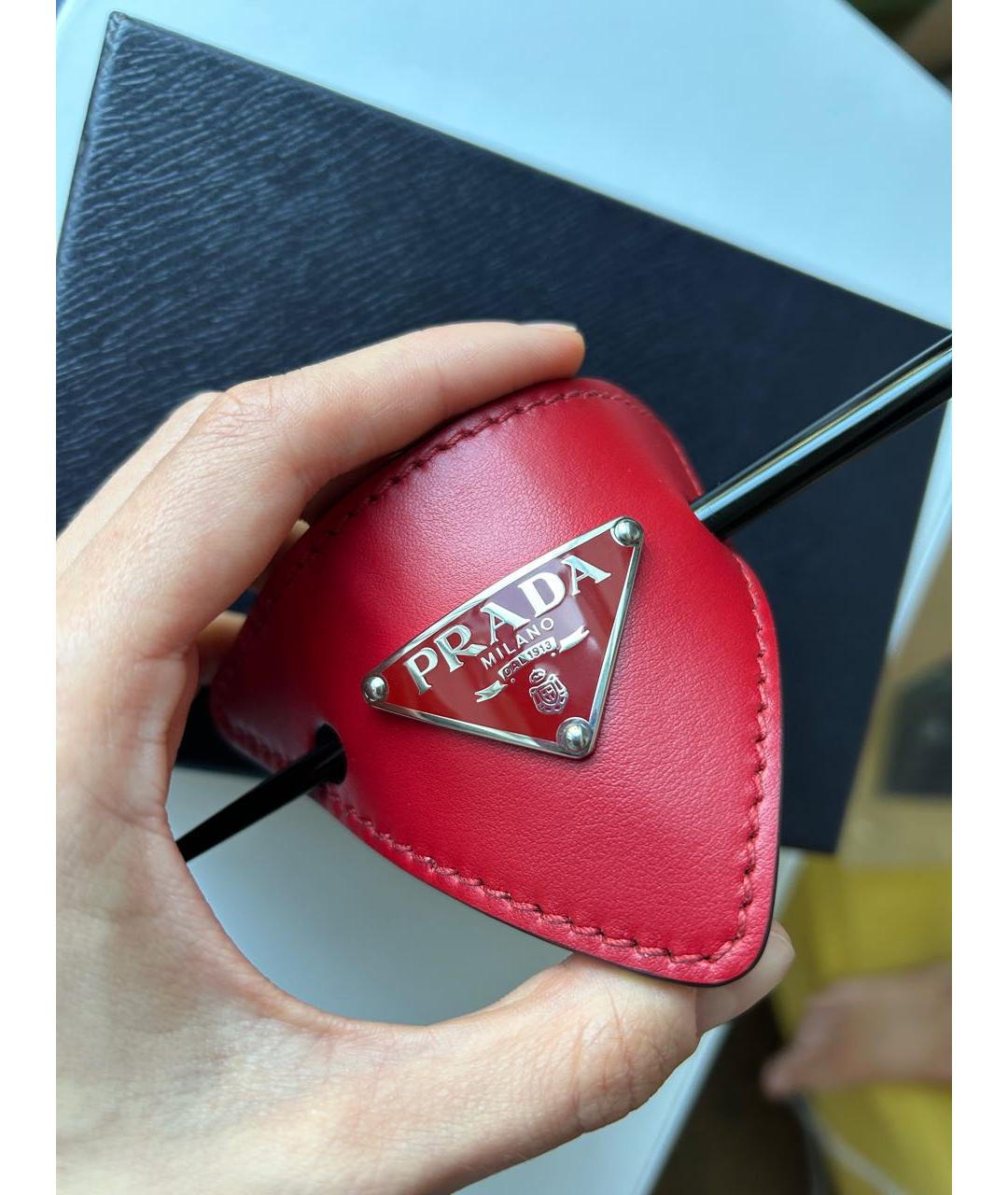 PRADA Красная заколка, фото 2