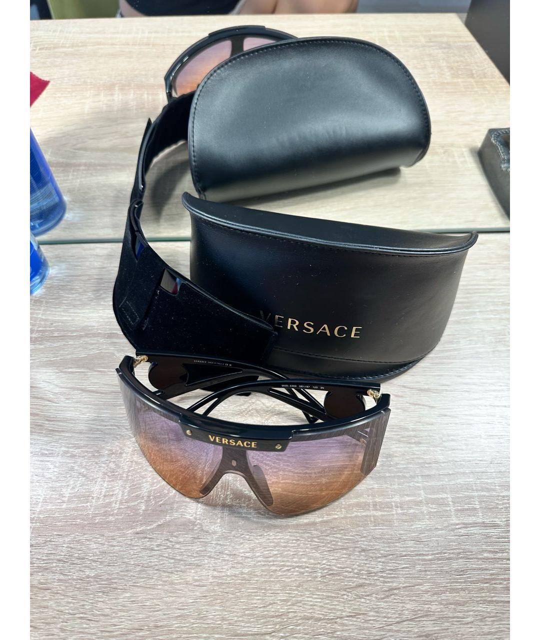 VERSACE Черные пластиковые солнцезащитные очки, фото 3