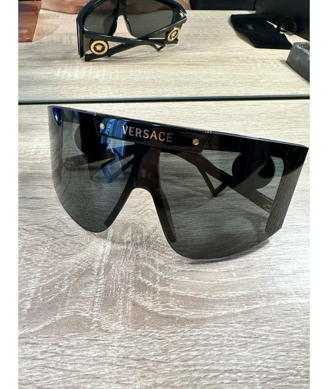 VERSACE Черные пластиковые солнцезащитные очки, фото 5