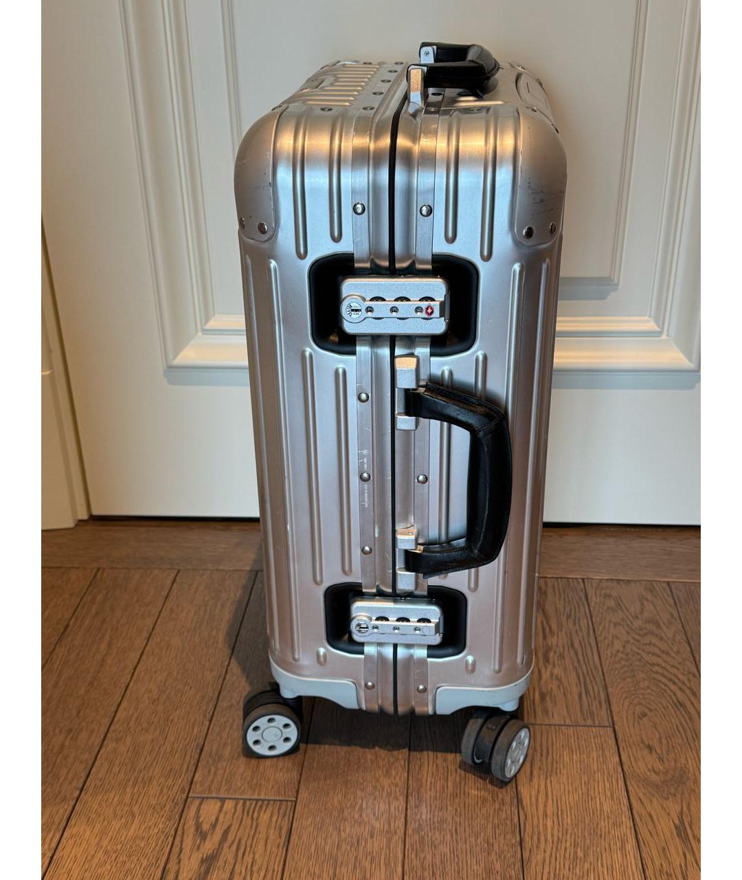 Rimowa Серебрянный чемодан, фото 2