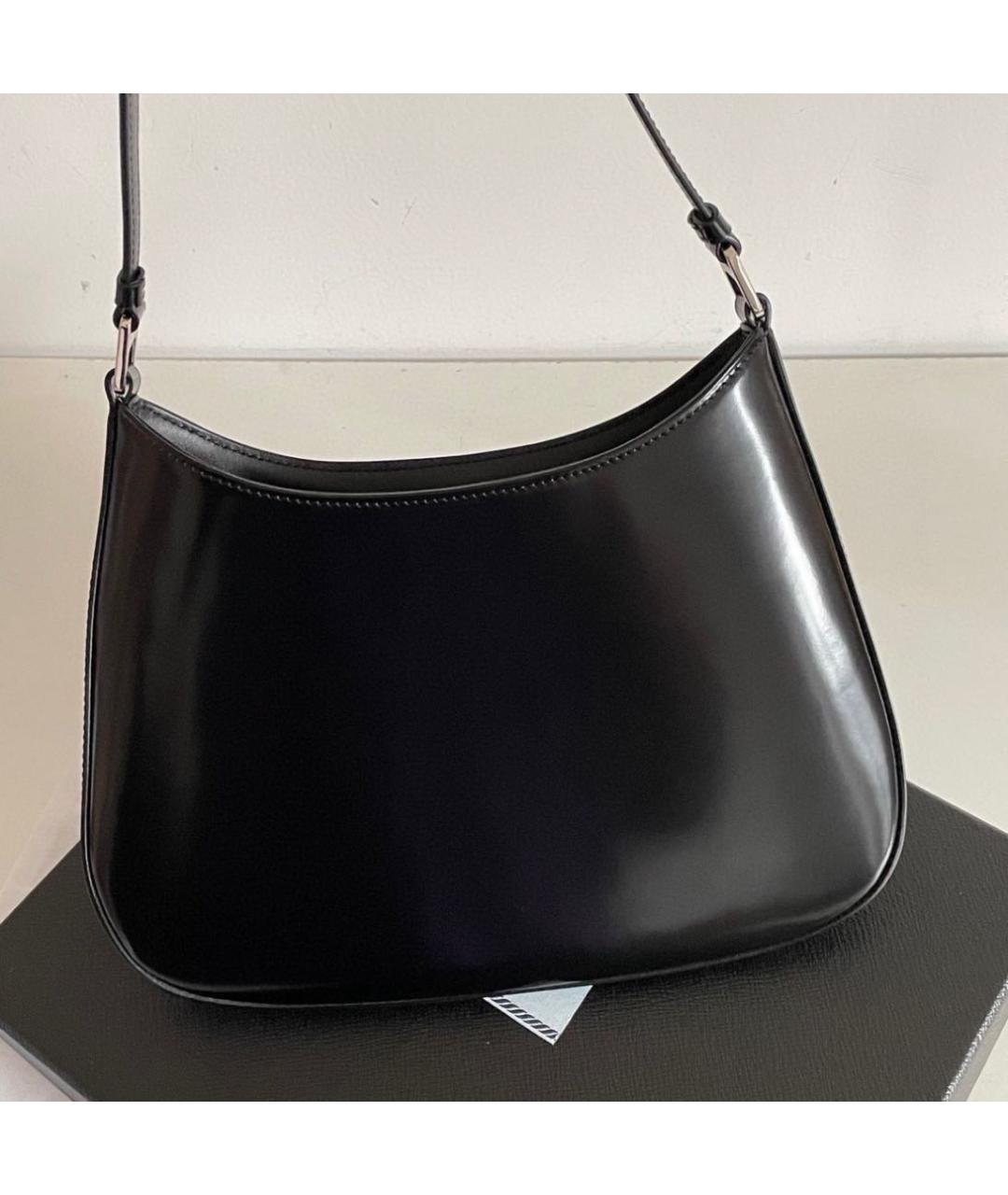 PRADA Черная сумка с короткими ручками из лакированной кожи, фото 2