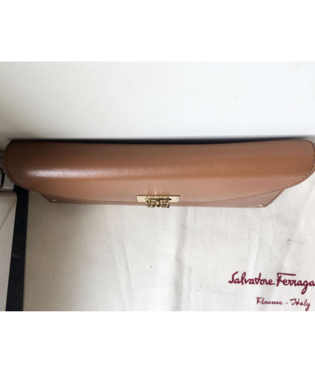 FERRAGAMO Коричневый кожаный кошелек, фото 7