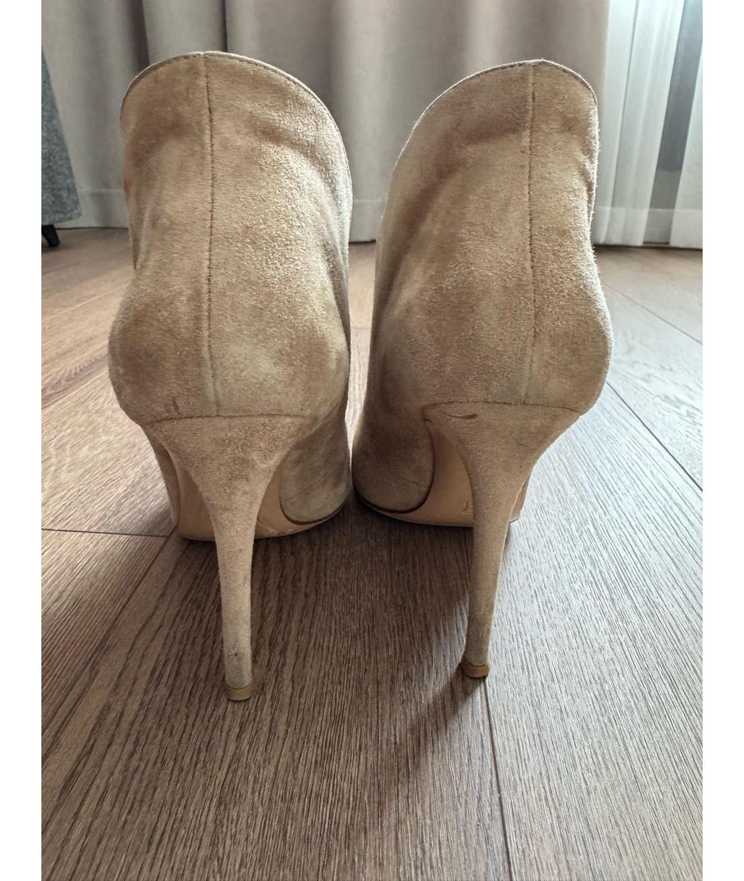 GIANVITO ROSSI Бежевые замшевые туфли, фото 4