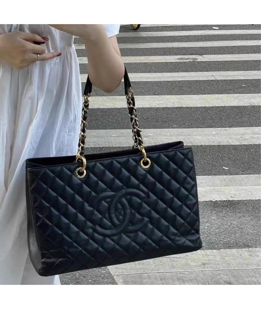 CHANEL Черная кожаная сумка тоут, фото 7