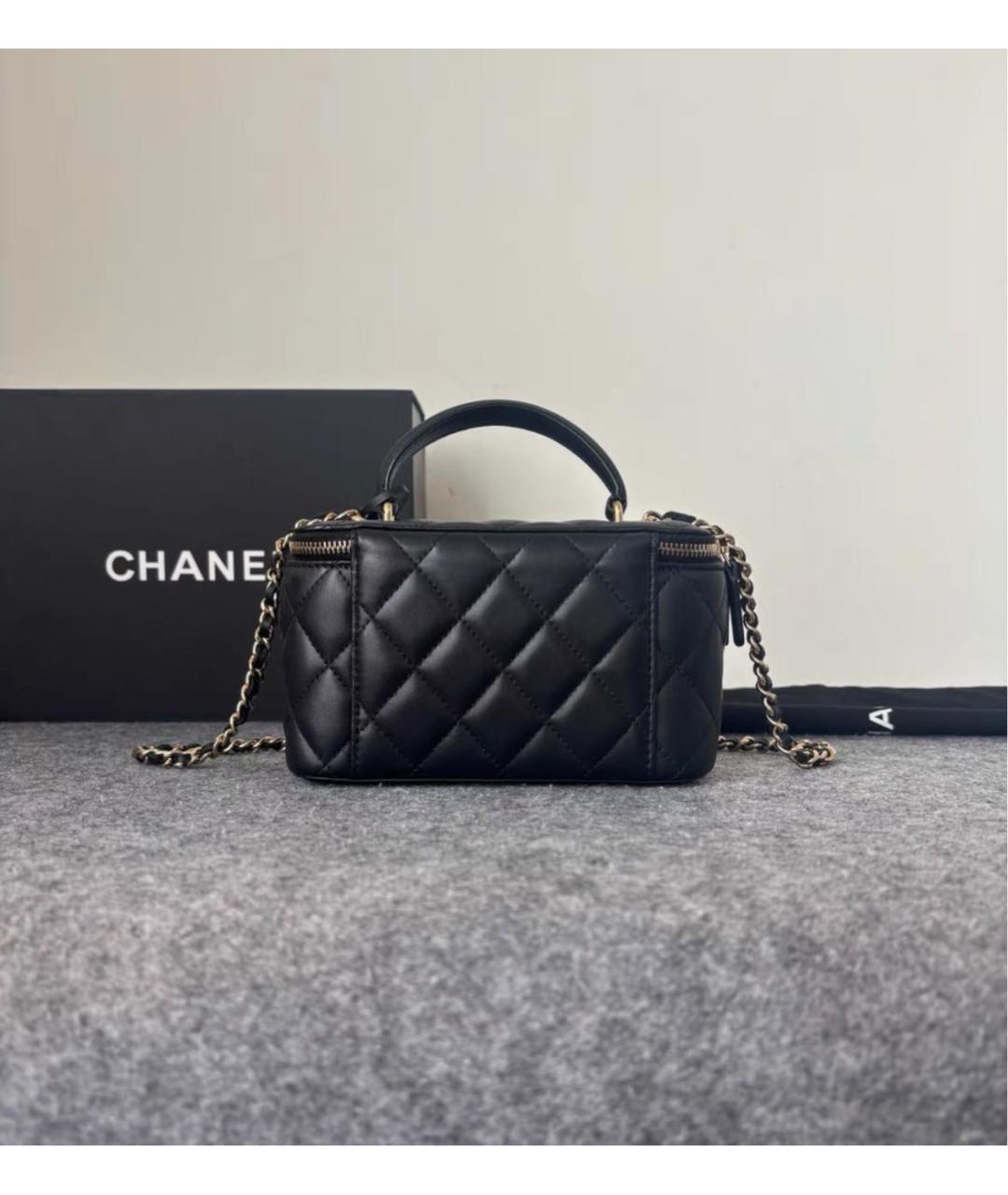 CHANEL Черная кожаная сумка с короткими ручками, фото 3