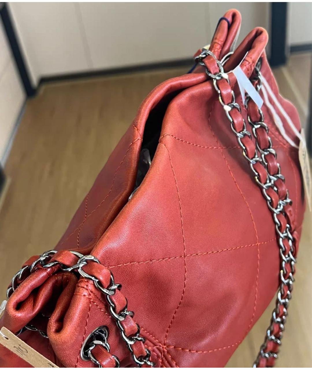 CHANEL Красная кожаная сумка тоут, фото 3
