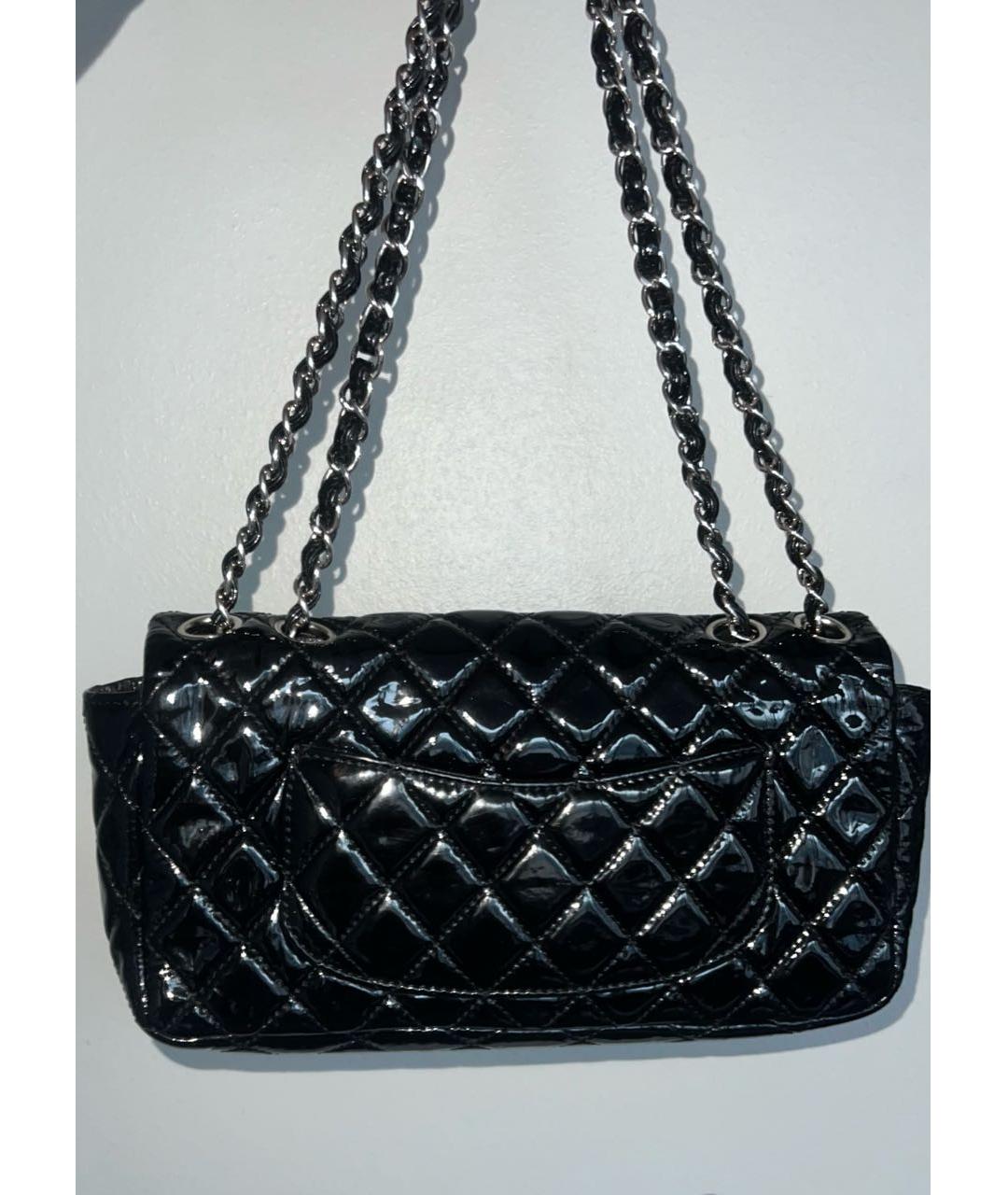 CHANEL Черная сумка через плечо из лакированной кожи, фото 3