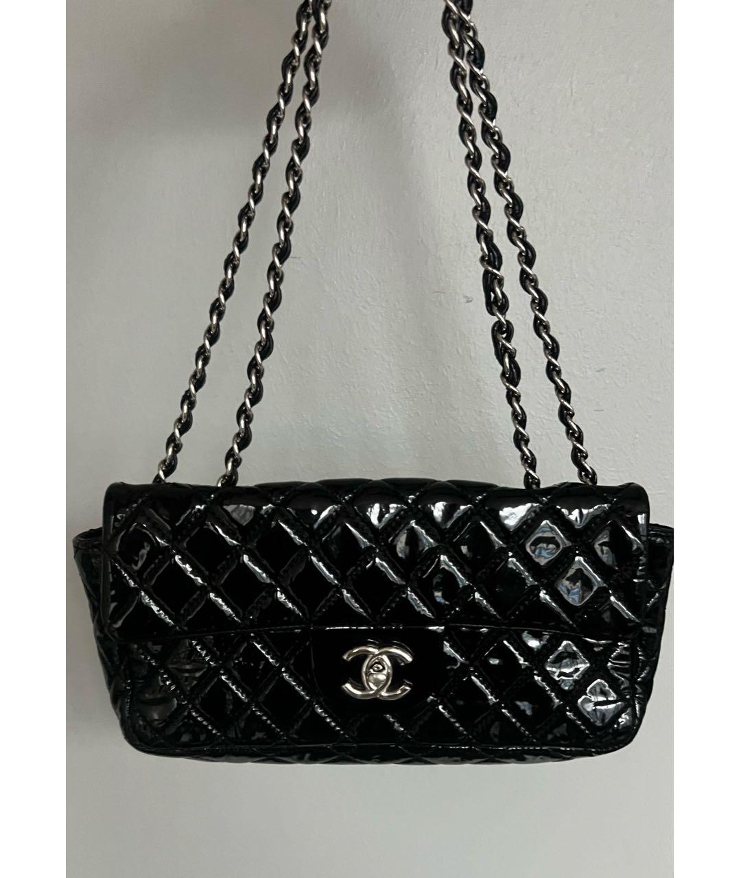 CHANEL Черная сумка через плечо из лакированной кожи, фото 9