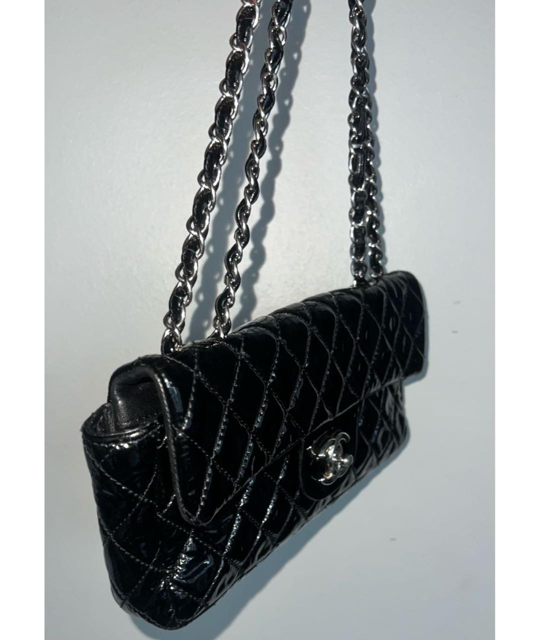 CHANEL Черная сумка через плечо из лакированной кожи, фото 2