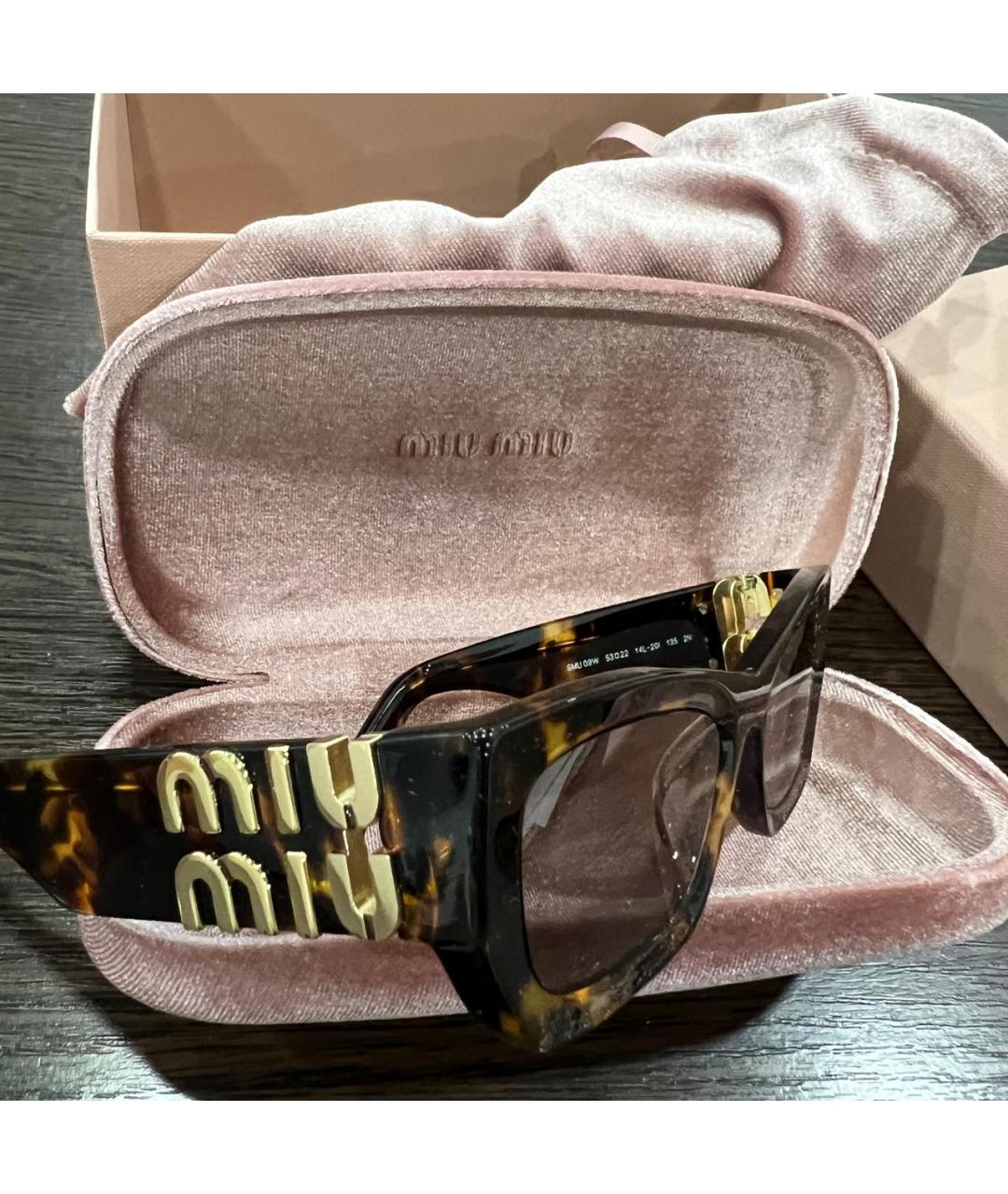 MIU MIU Коричневые пластиковые солнцезащитные очки, фото 4