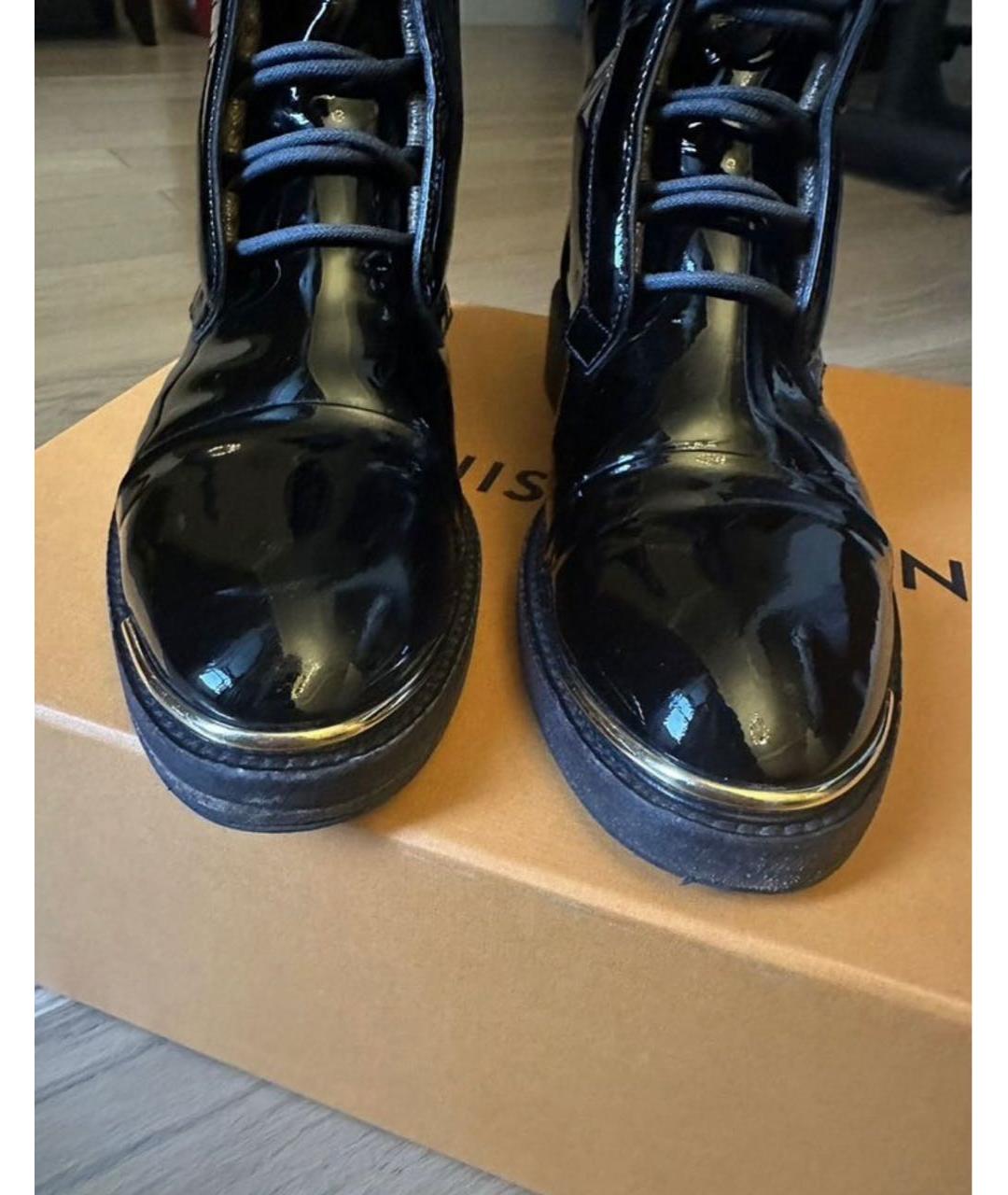 LOUIS VUITTON Черные ботинки из лакированной кожи, фото 2