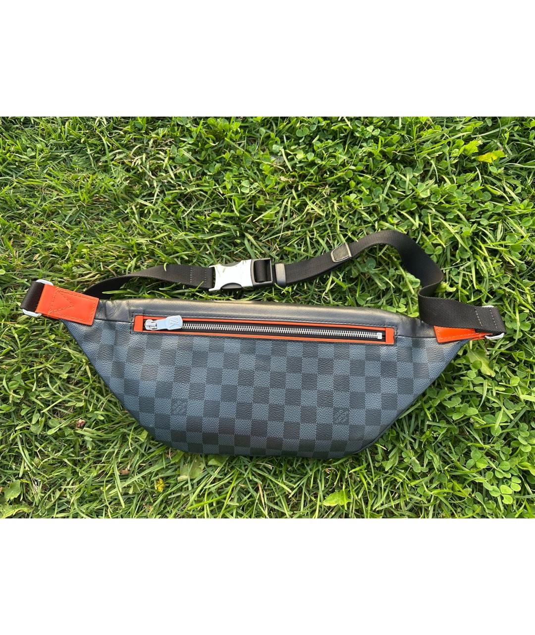 LOUIS VUITTON Антрацитовая кожаная поясная сумка, фото 3