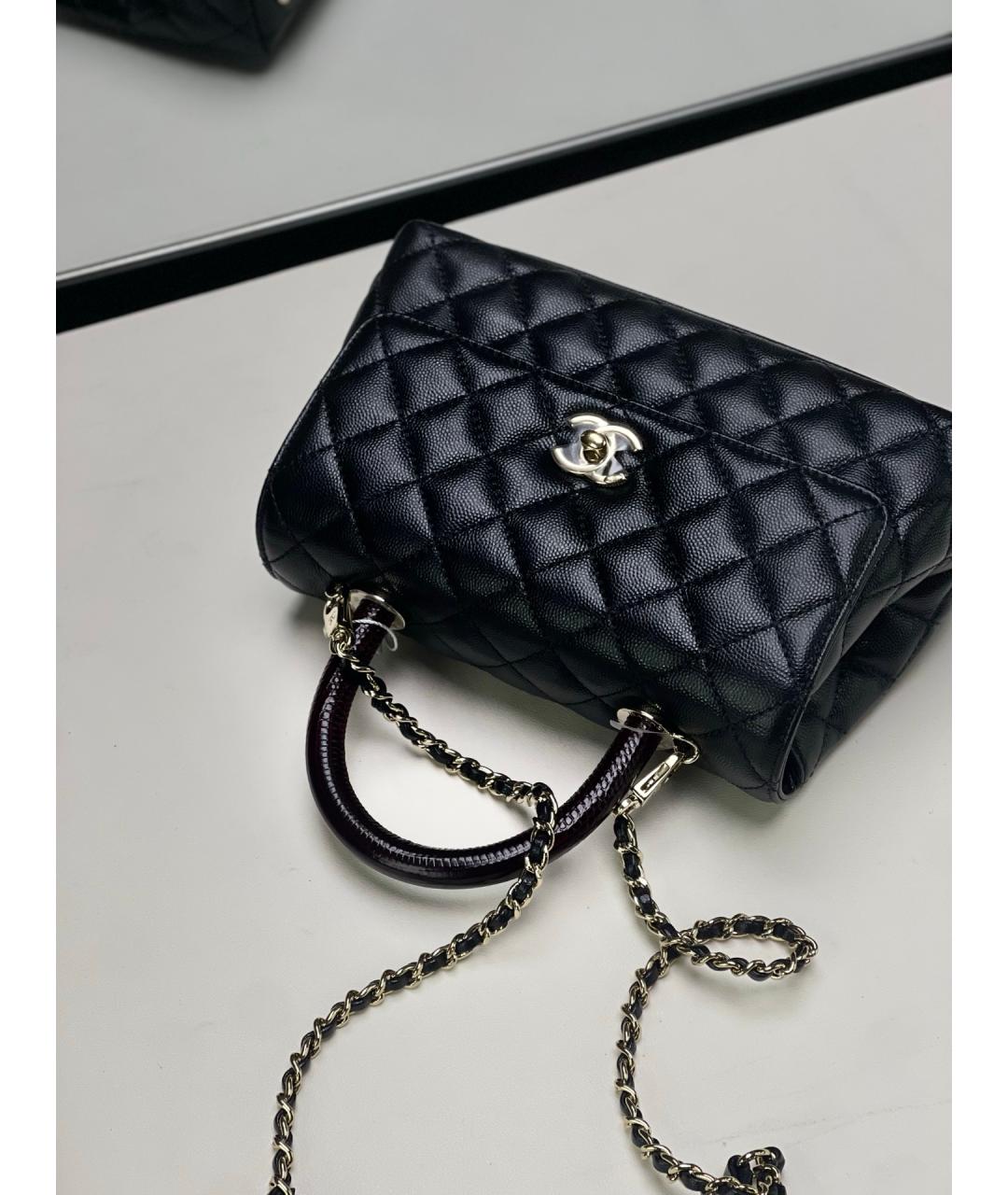 CHANEL Черная кожаная сумка с короткими ручками, фото 4