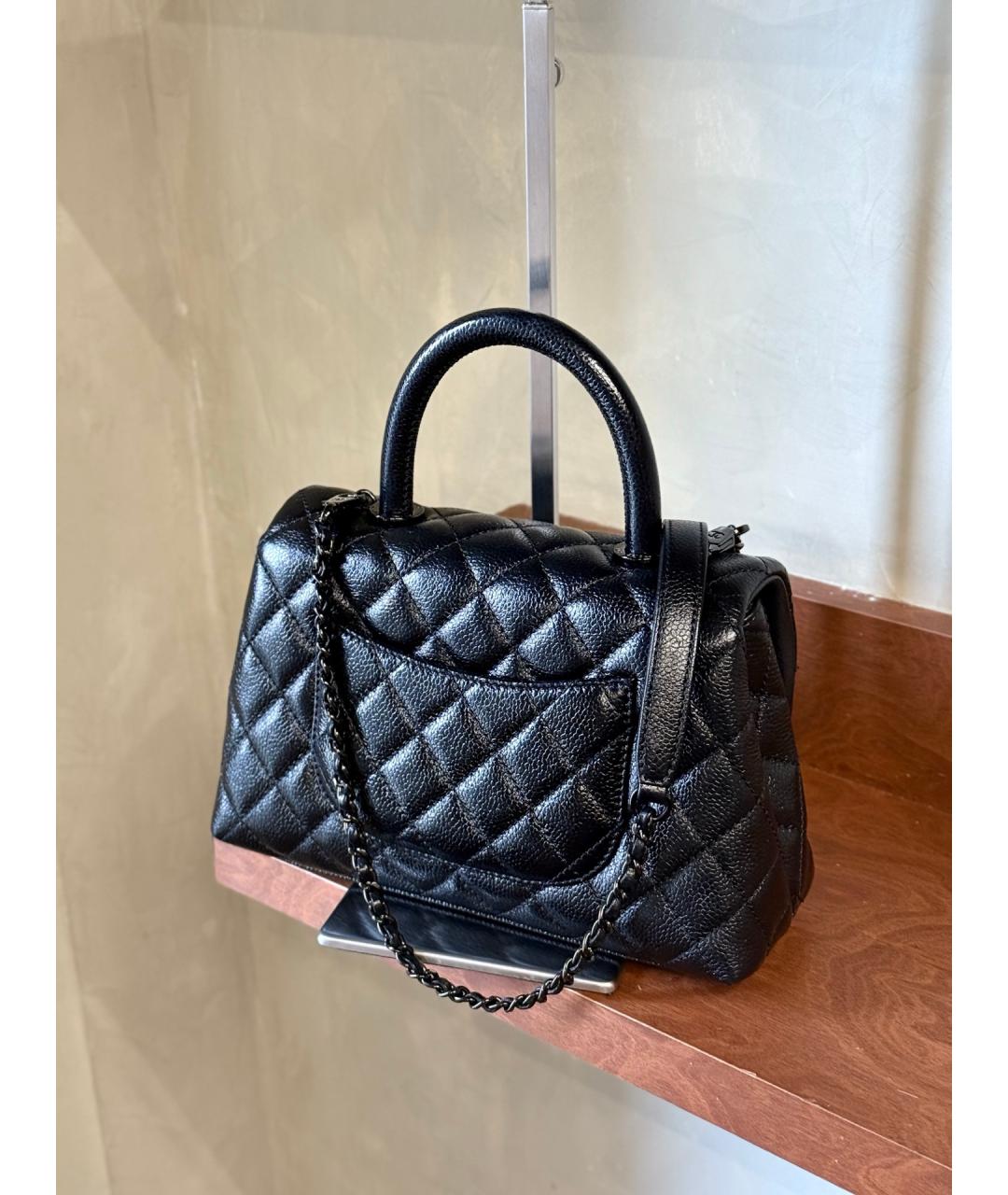 CHANEL Черная кожаная сумка с короткими ручками, фото 6
