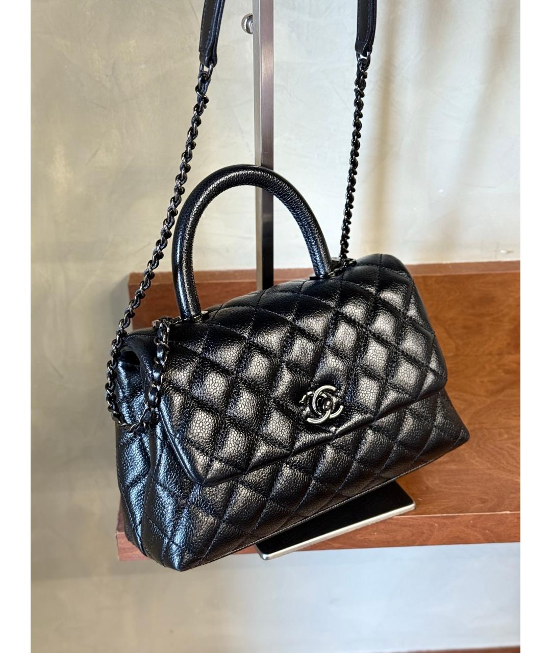 CHANEL Черная кожаная сумка с короткими ручками, фото 10