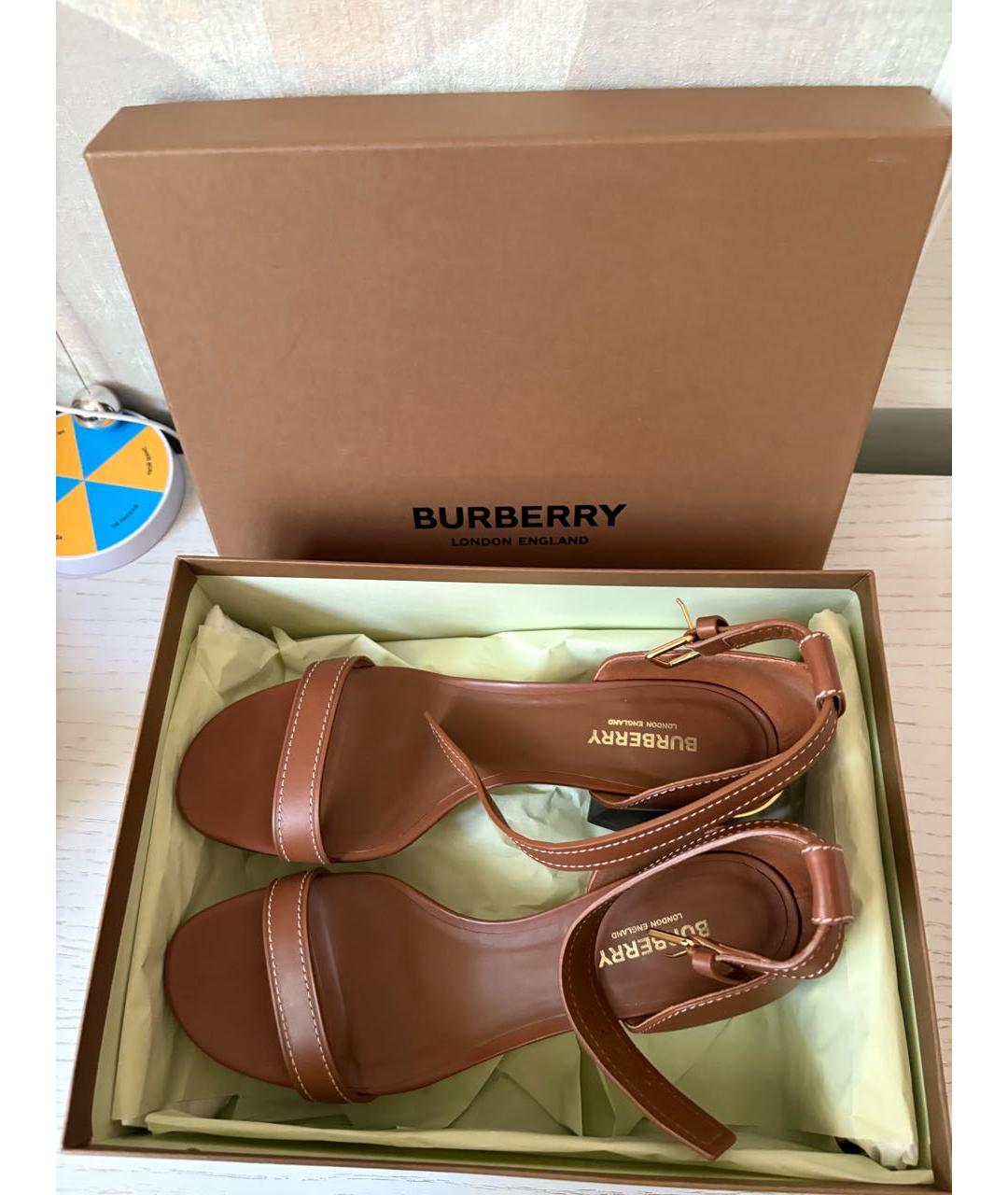 BURBERRY Коричневые кожаные босоножки, фото 5