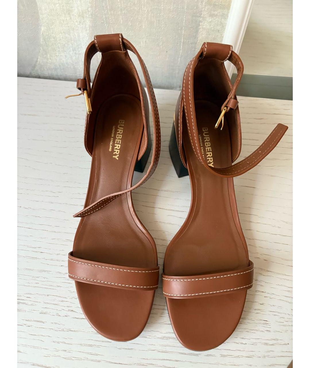 BURBERRY Коричневые кожаные босоножки, фото 2